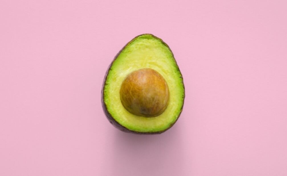 Para qué sirve el té de hueso de aguacate