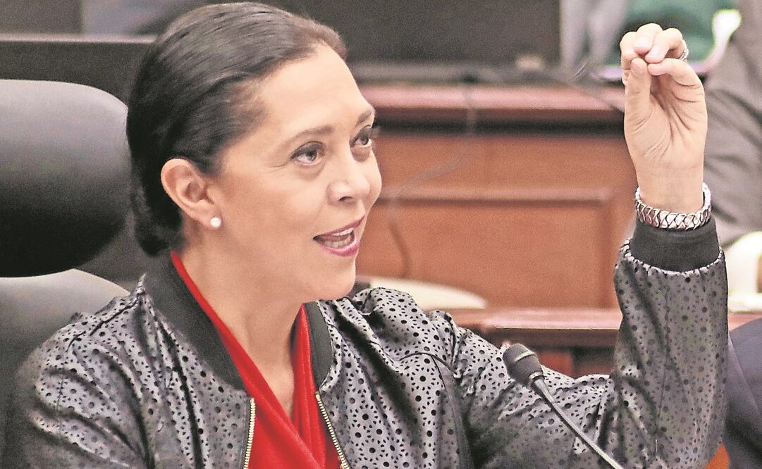 La consejera Adriana Favela dijo que el nuevo nombre de la coalición ya no hace referencia al precandidato priísta (ARCHIVO EL UNIVERSAL)