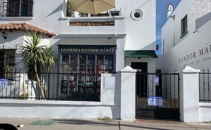 Cierran librería de Javier Corral en Chihuahua por falta de permisos; acusa venganza política