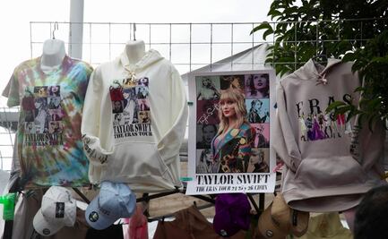Sombreros, bolsas, playeras: conquista creatividad mexicana "merch no oficial" de Taylor Swift en el Foro Sol 