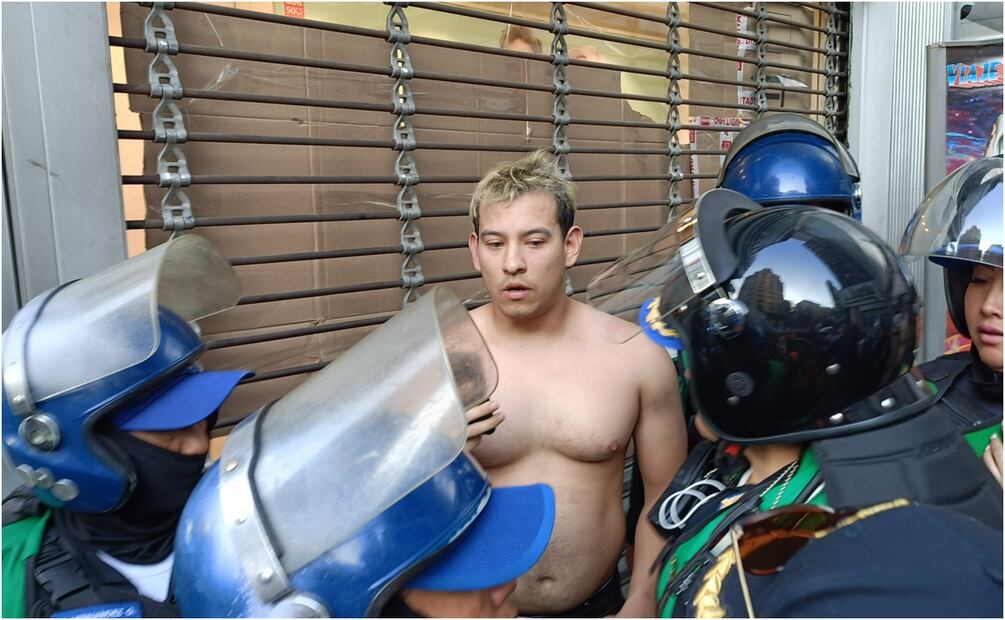 Detienen a sujeto en la marcha del 8M. FOTO: Especial