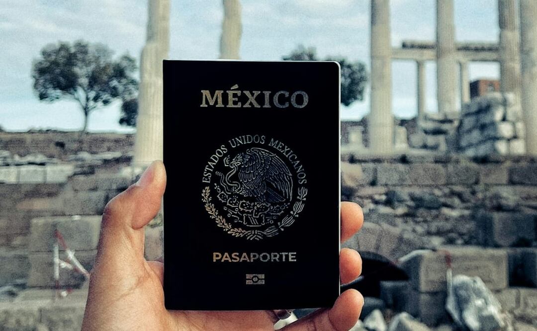 Las oficinas de la SRE continúan recibiendo a quienes buscan tramitar o renovar su pasaporte antes de que termine el año. Foto: Unsplash