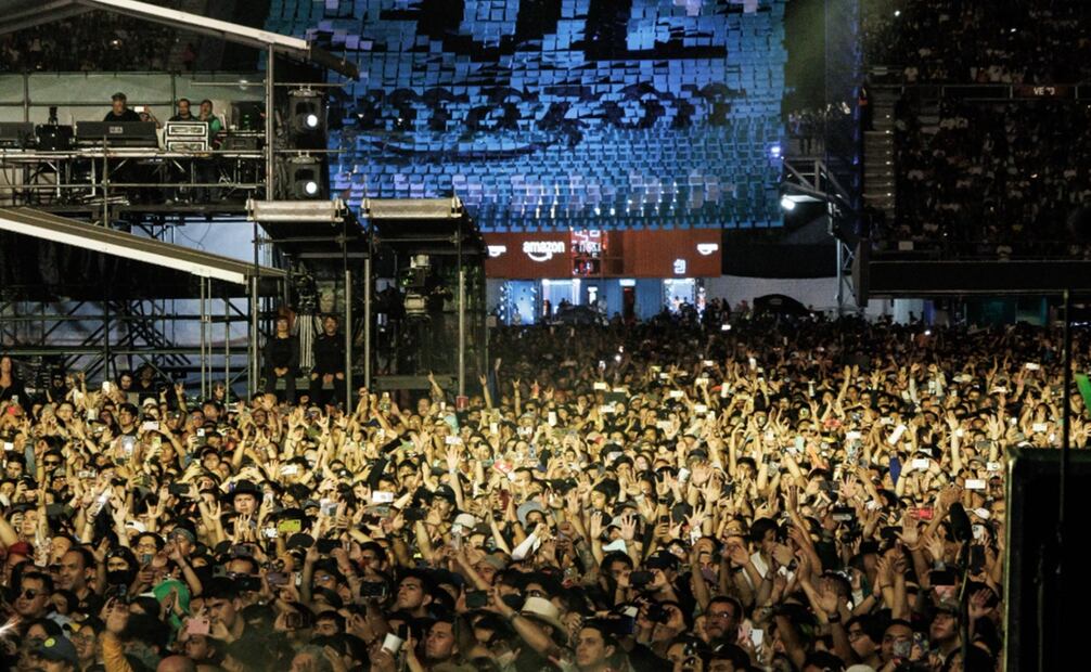 Caifanes abarrota el escenario principal del Vive Latino. Foto: Yaretzy M. Osnaya/EL UNIVERSAL.