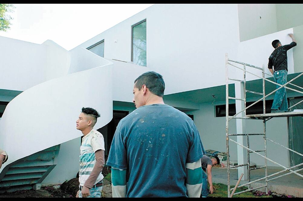 Se decidió trabajar con albañiles reales en el filme. Foto/AFP