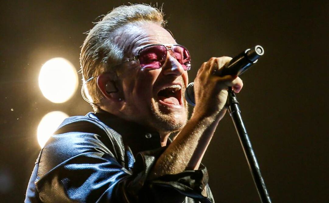 Otro de los invitados especiales al concierto de U2 fue Paul Simon, que cantó parte de su canción "Mother and Child Reunion". FOTO: