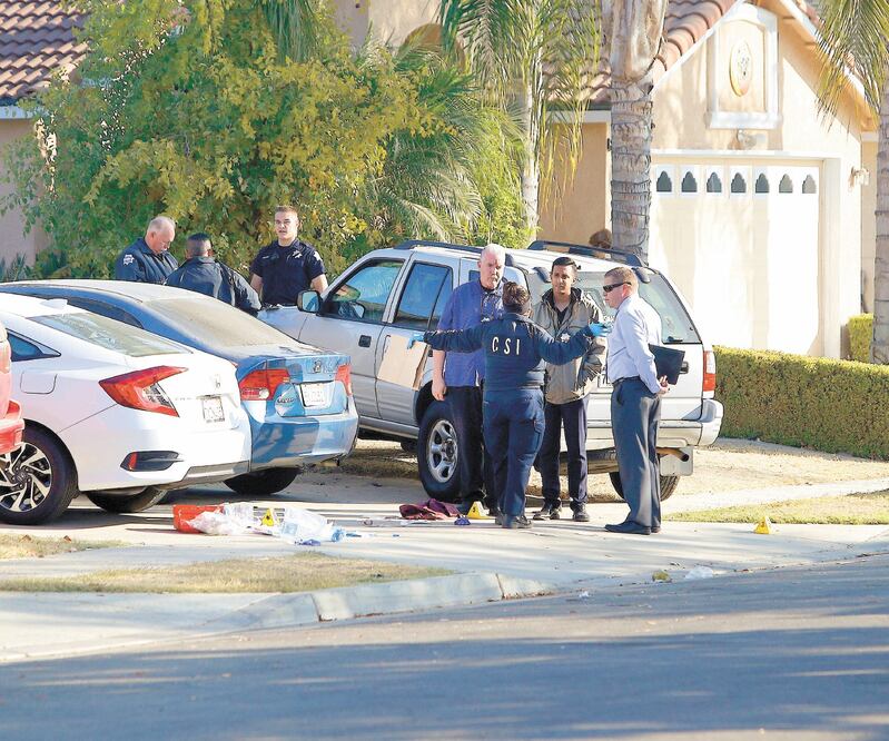 La policía de Fresno, California, investiga si el ataque de la noche del domingo está ligado a un asunto de pandillas asiáticas. Foto/GARY KAZANJIAN. AP