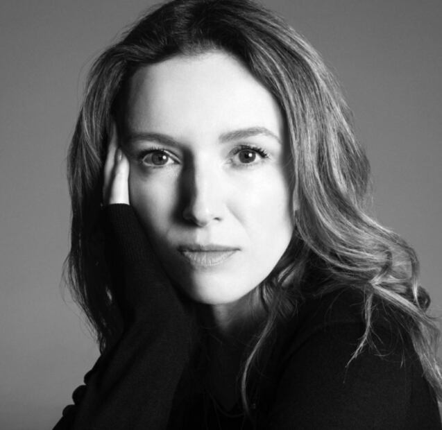 Clare Waight Keller deja la dirección creativa de Givenchy