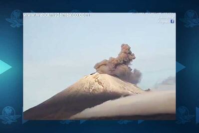 Popocatépetl emite fumarola hacia Amecameca