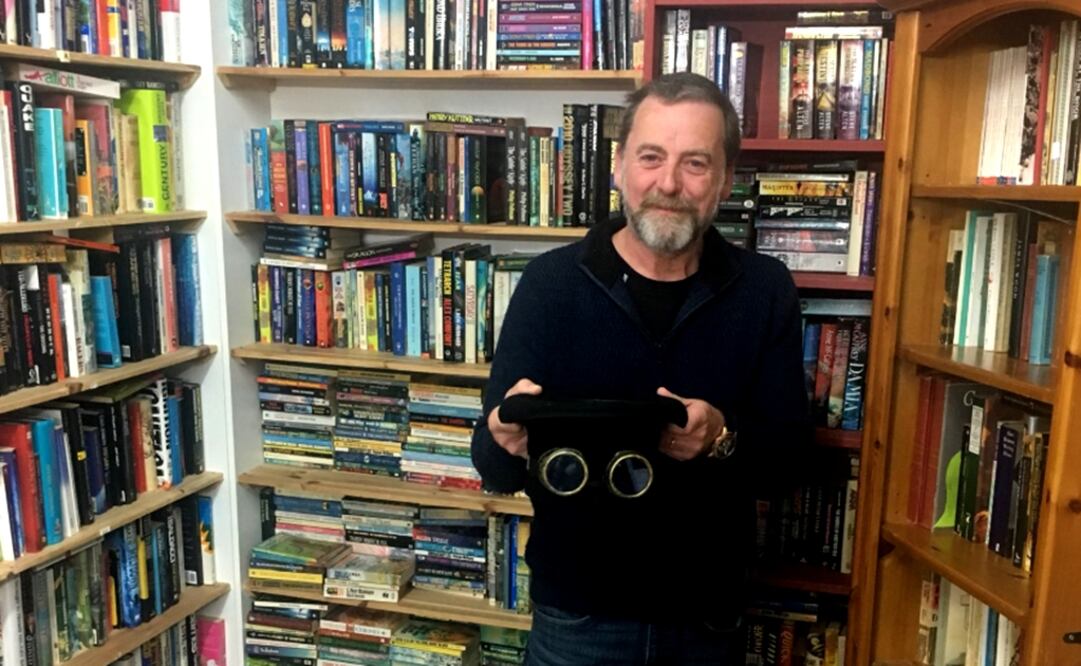 El comerciante Paul Morris rifó su librería Bookends, en Cardigan. Foto: Alastair Harper/Twitter
