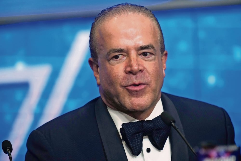 Raúl Rocha Cantú, uno de los dueños de Miss Universo, encabeza una red de huachicol y tráfico de armas investigado por la FGR. Foto: de SAKCHAI LALIT. ARCHIVO AP