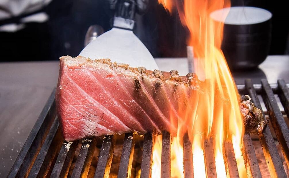 Salmón a las brasas.
Foto: Coque Madrid / Instagram