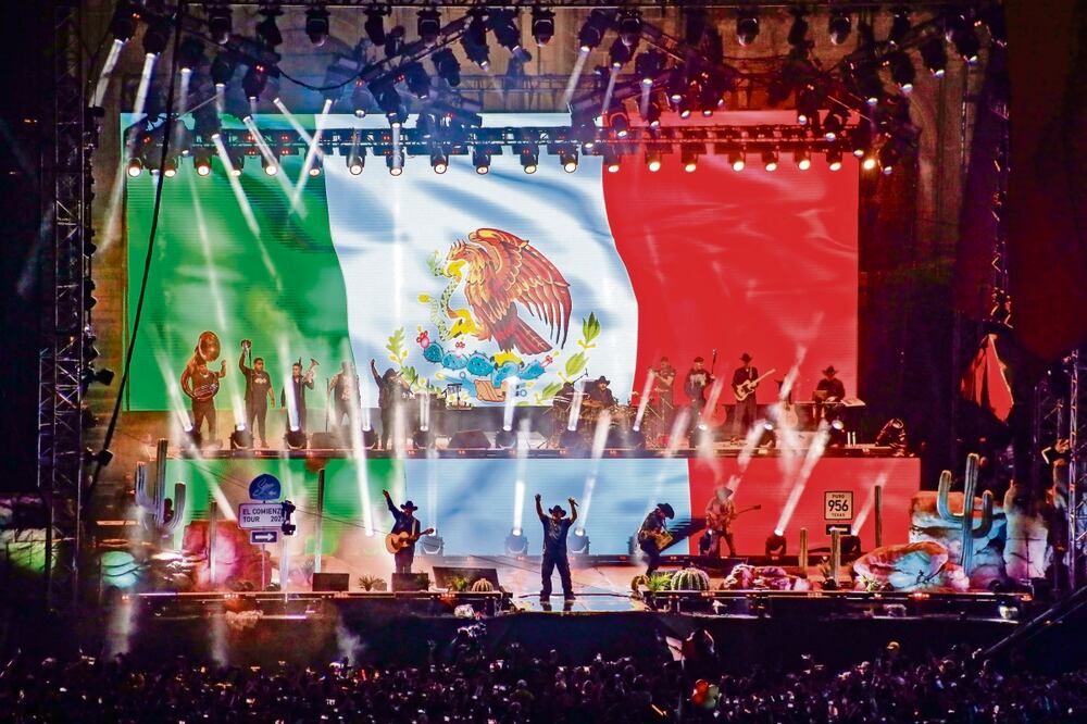 Grupo Frontera cumplió con un contrato para dar un concierto en el Zócalo capitalino el 15 de septiembre pasado y en el cual le ofrecieron las mejores condiciones técnicas, económicas y materiales. Foto: Archivo / EL UNIVERSAL