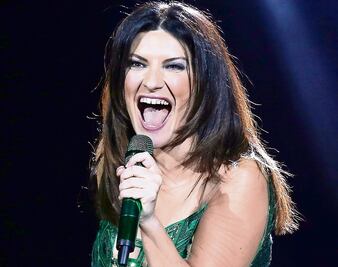 Laura Pausini llena el Auditorio Nacional de romance y energía