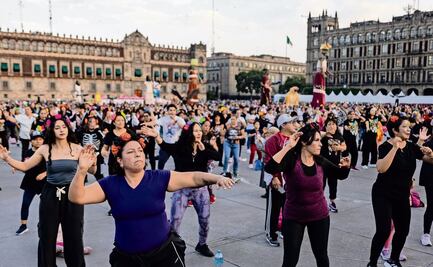 Con música, recuerdan a sus seres queridos 