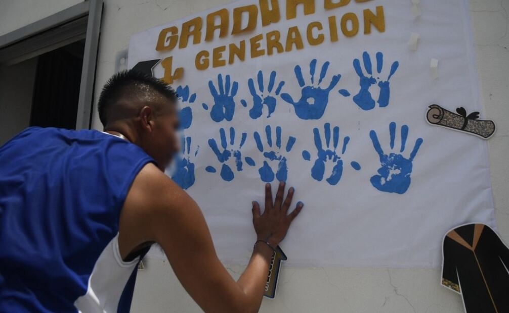 Doce internos del Ceprereso de León se gradúan como asesores en rehabilitación contra las drogas (25/05/2025). Foto: Especial