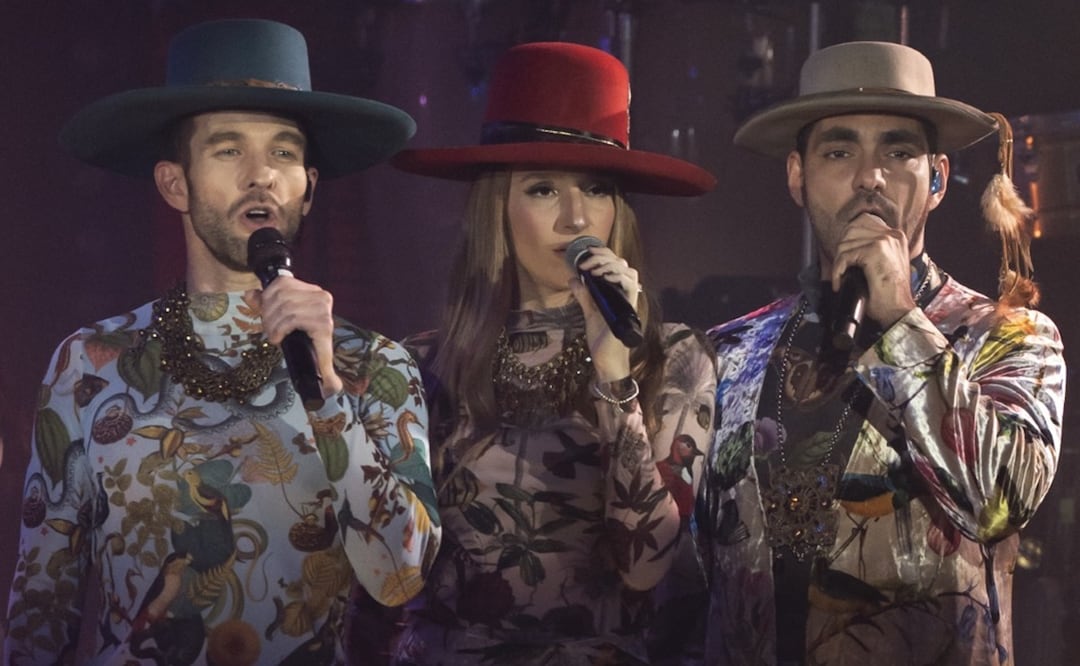 Es un show totalmente en vivo, no hay auto-tune, no hay pistas, no hay nada grabado.