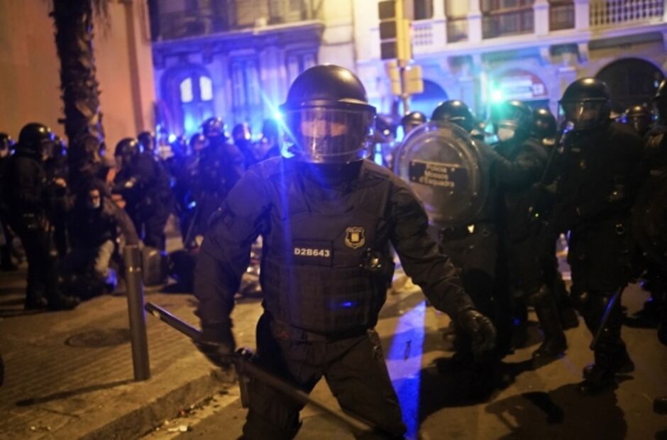 Por quinto día consecutivo, continúan protestas contra la condena al rapero Pablo Hasél