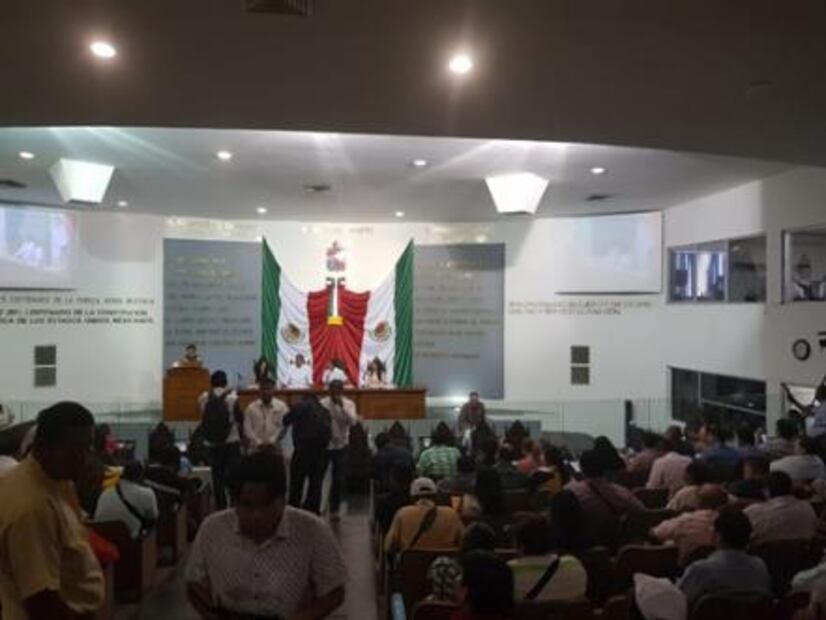 Eliminan fuero constitucional y reducción de presupuesto a partidos en Tabasco