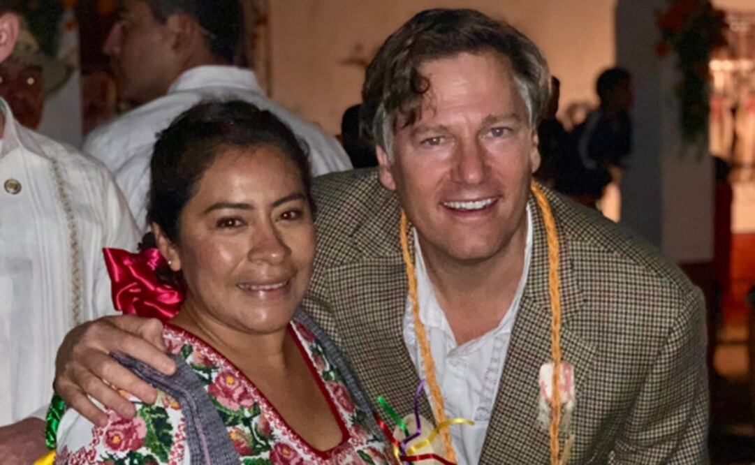 El embajador de EU en México también recorrió el pueblo encantador de Santa Fe de la Laguna. Foto: Twitter @USAambMex