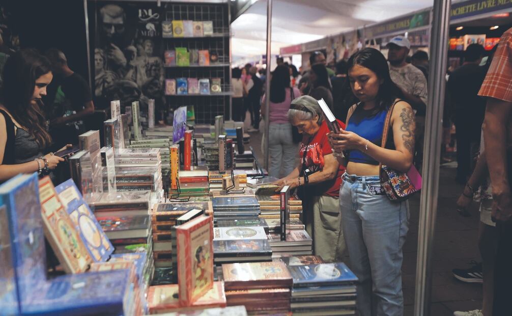 También las ferias de libro, como la FILCO, han recuperado sus visitantes. Foto: de DIEGO SIMÓN. EL UNIVERSAL