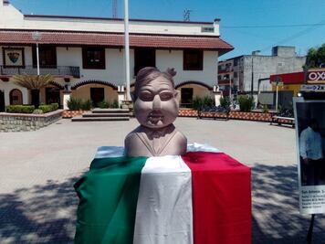 Del creador del polémico busto de Benito Juárez... develan ahora en SLP el de AMLO