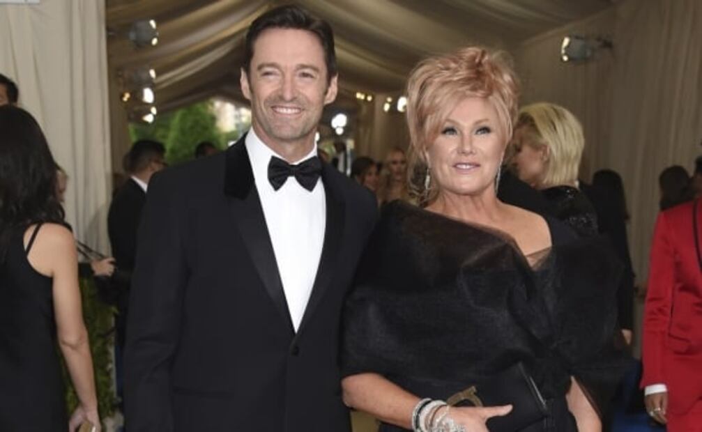 Esposa de Hugh Jackman bromea con supuesta homosexualidad del actor 