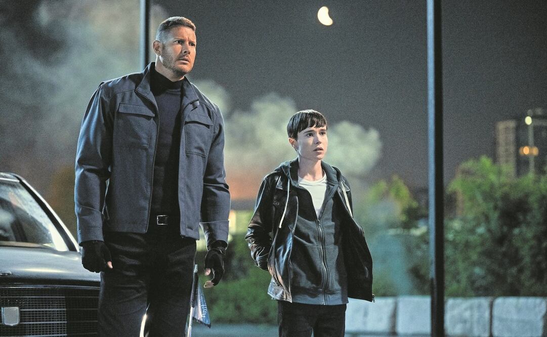 Viktor (ahora Elliot Page) y su hermano Luther (izq), interpretado por Tom Hopper. Foto: Netflix.