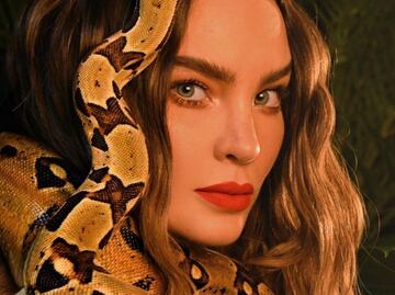 El traje de baño de corte alto de Belinda es el más hot