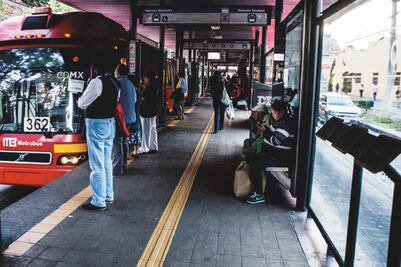 Asignan pocos policías para vigilar Metrobús y Trolebús