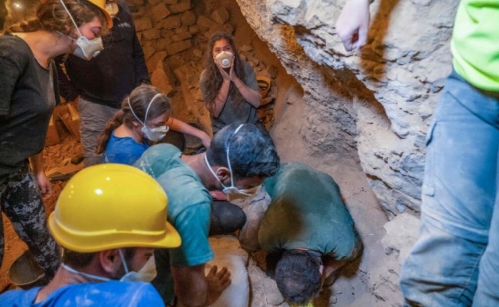 Muestran nuevos fragmentos de pergamino bíblico hallado en cueva del desierto de Judea