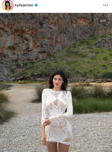 El vestido de encaje de Kylie Jenner. Foto: Instagram