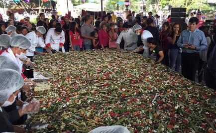 Elaboran en Oaxaca tlayuda gigante de amaranto