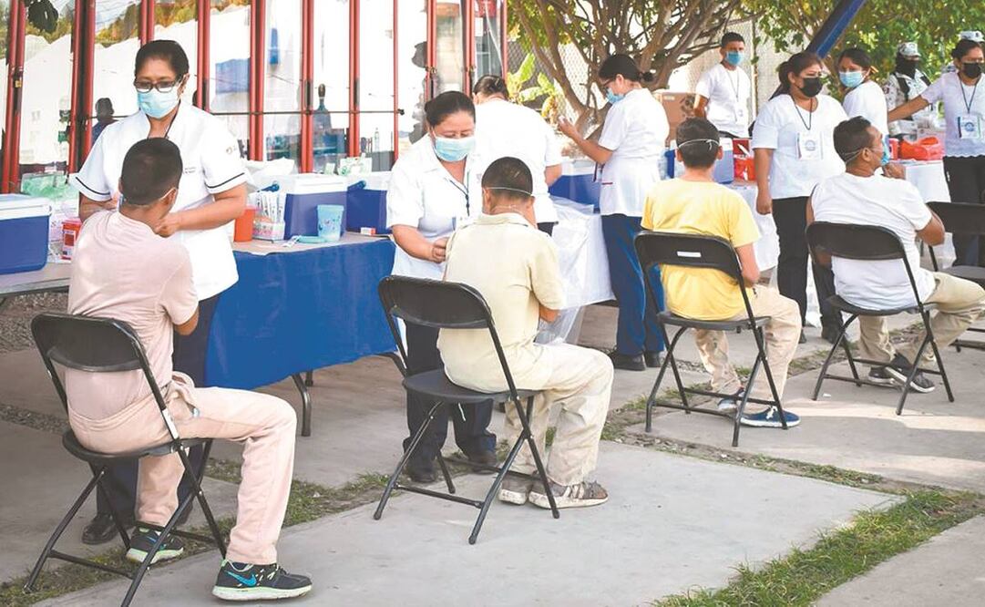 La brigada Correcaminos aseveró que la inoculación continuará para todos los sectores, de acuerdo con el número de dosis que se reciban. Foto: Especial.