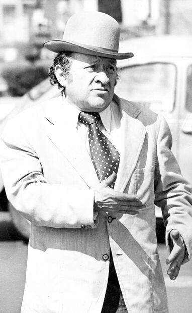 Joaquín García “Borolas”, con su característico bombín para emular a Charlie Chaplin. “Me hice cómico para divertir a la gente y divertirme yo. Ha sido la única meta que me fijé”, comentó el comediante a esta casa editorial en 1979. Su mayor satisfacción fue que “Borolas” salió del barrio y llegó a la televisión, algo que le permitió divertir a una gran audiencia. Foto: ESPECIAL.