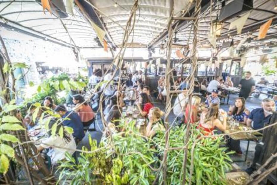 Siniestra obra de teatro en Nueva York permite recorrer a pie sus escenarios