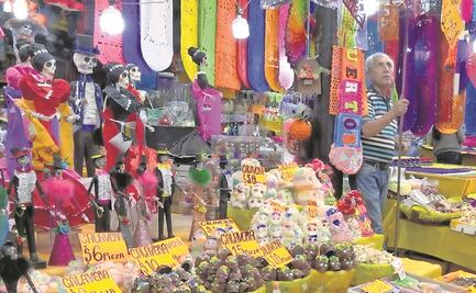 Gastarán capitalinos hasta 2 mil pesos para armar la ofrenda a muertos