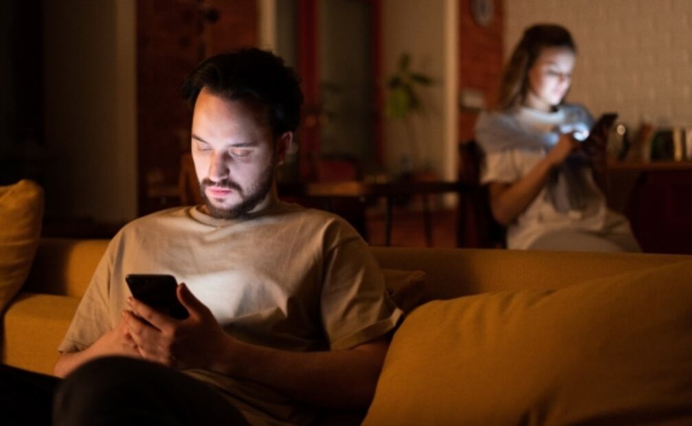 Vamping tecnológico, ¿cómo está afectando a los adolescentes?