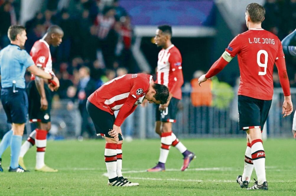 La desilusión quedó de manifiesto en Guardado al final del juego. (MICHAEL KOOREN. REUTERS)