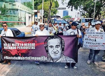Con marcha exigen aclarar asesinato de periodista en Tabasco