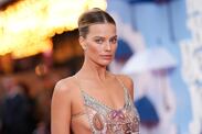 Margot Robbie impone tendencia gótica con look transparente previo al estreno de 'Cumbres Borrascosas. Foto: AP