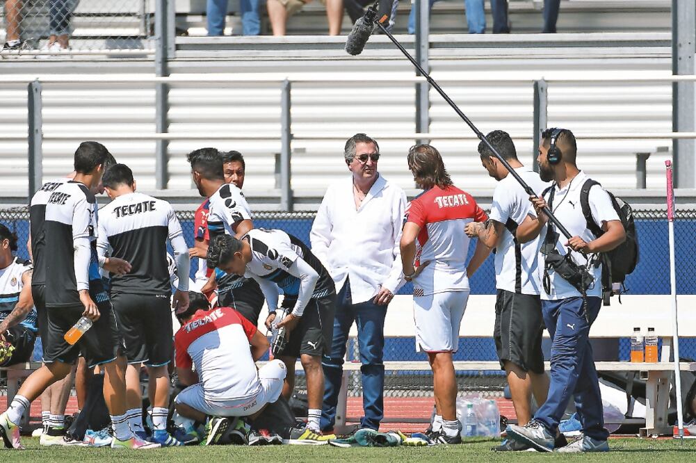 Matías Almeyda podría no continuar con el proyecto que encabeza Jorge Vergara, dueño del equipo (MAGO7)