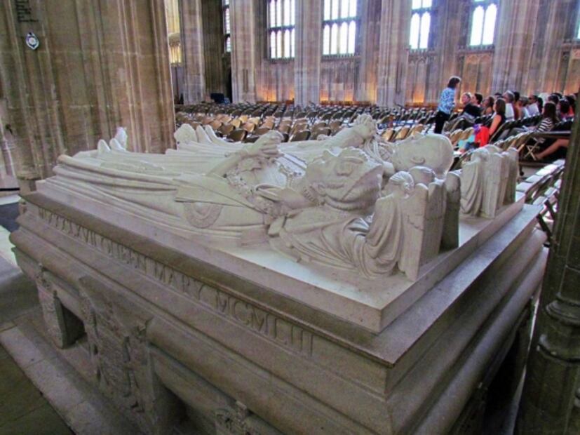 Fantasmas en la capilla de San Jorge, última morada de Isabel II