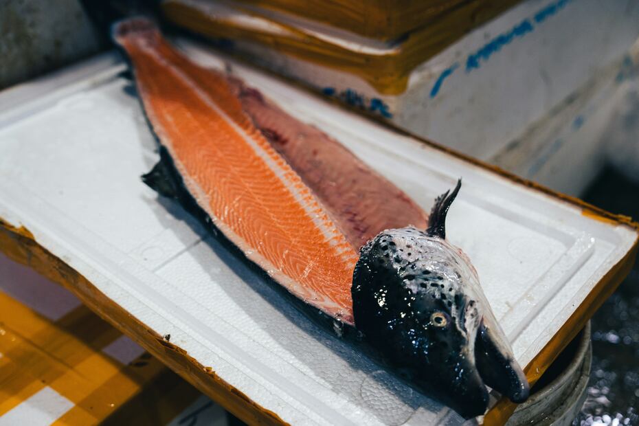 El salmón puede contener parásitos y otros contaminantes. Foto: Unsplash