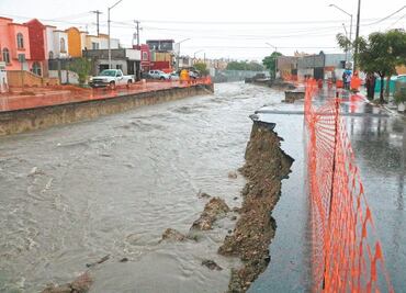 Se desborda en San Nicolás arroyo por paso de Fernand