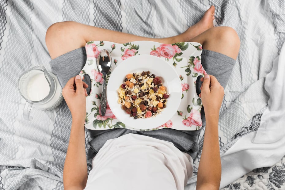 Estos son los alimentos ideales para dormir mejor. Foto: Freepik