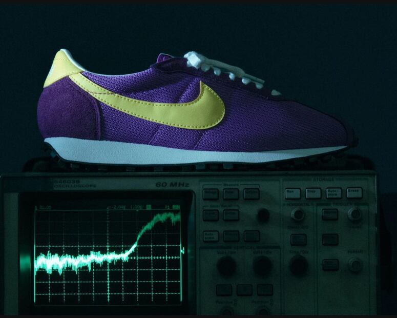 Nike crea un modelo lleno de detalles que capturan la esencia clásica y fantástica de Stranger Things. Foto: Nike