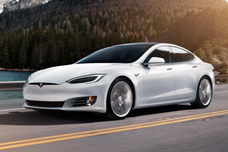 Tesla estrena manejo completamente autónomo en fase de prueba