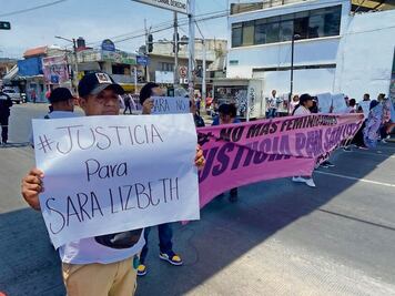 Bloquean Vía Morelos;  piden justicia para Sara