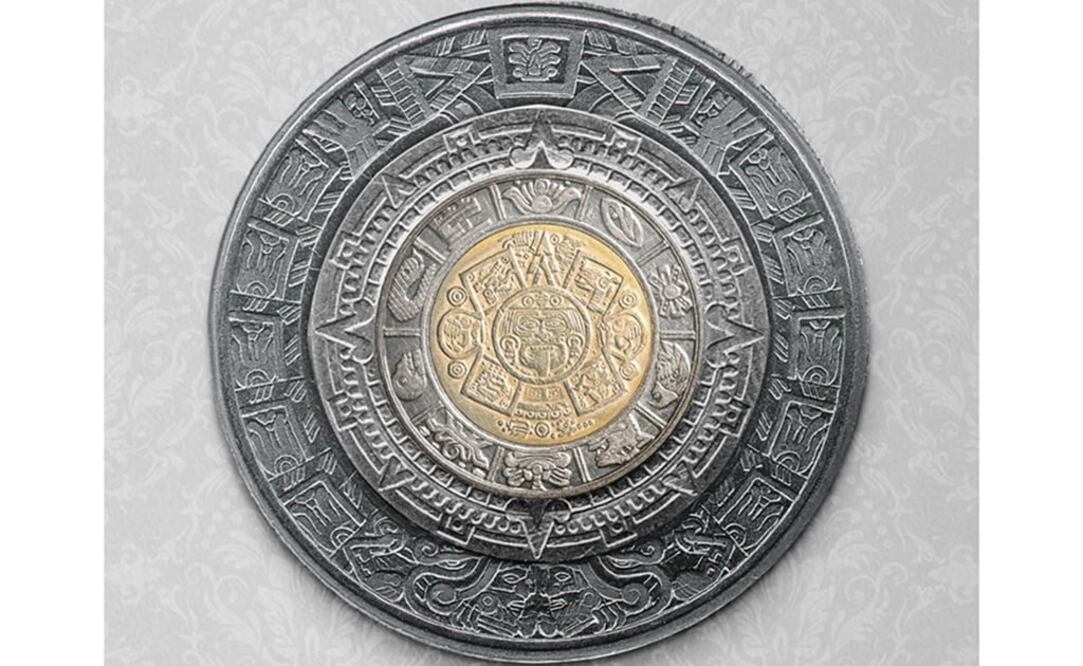 Aros de monedas de $1, $2, $5 y el centro de una moneda de $10 forman el calendario azteca. Foto: Twitter @HSBC_MX