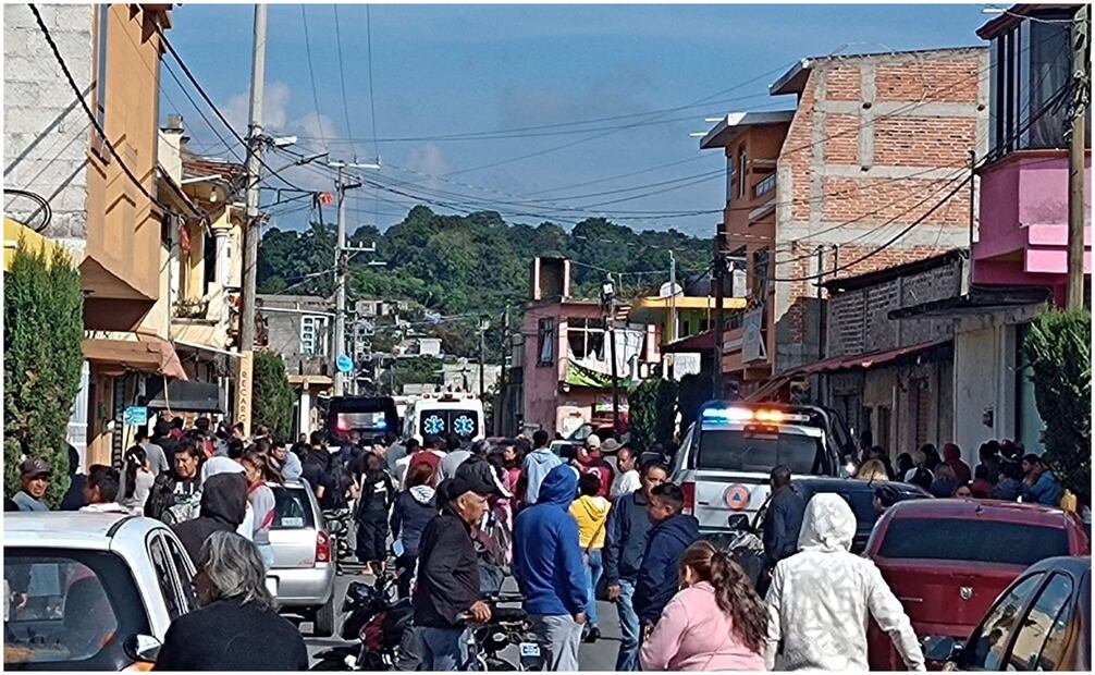 Explota camioneta con pirotenia en el Edomex. Foto: Especial
